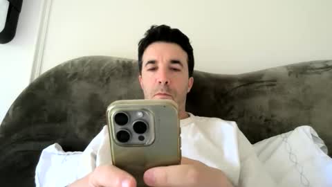 Snapshot of niciboi chatting on 04/20/26, 09:01 James online show from 04/20/26, 09:01