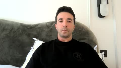 Snapshot of niciboi chatting on 05/11/26, 11:16 James online show from 05/11/26, 11:16