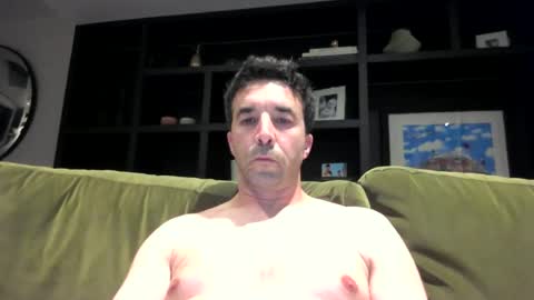 Snapshot of niciboi chatting on 06/15/26, 10:23 James online show from 06/15/26, 10:23
