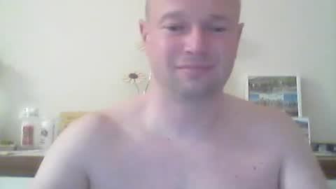 Snapshot of nick1990b chatting on 04/20/26, 05:16 nick1990b online show from 04/20/26, 05:16