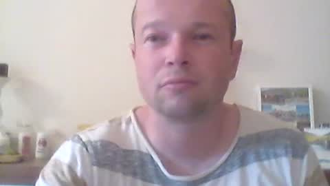 Snapshot of nick1990b chatting on 06/16/26, 04:42 nick1990b online show from 06/16/26, 04:42