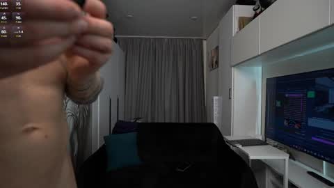 Snapshot of nick_howlenxx chatting on 04/16/26, 11:33 nick_howlenxx online show from 04/16/26, 11:33