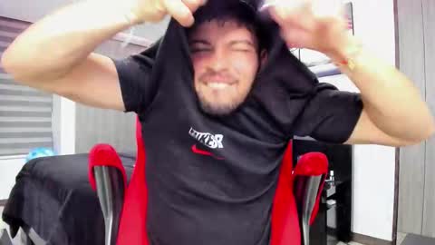 Snapshot of nick_klaus chatting on 10/09/25, 11:25 Nick Klaus online show from 10/09/25, 11:25