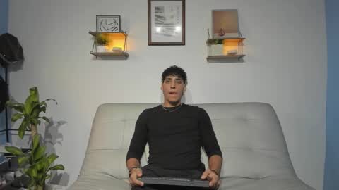 nick_nova online show from 11/01/25, 05:37