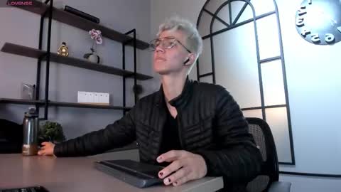 Nick  online show from 11/28/25, 01:25