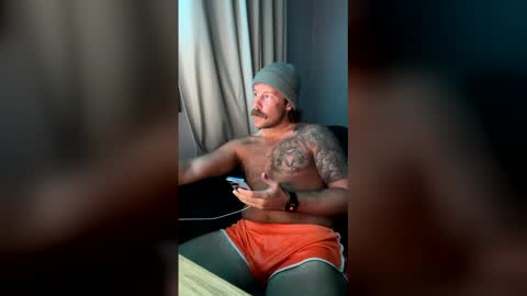 Snapshot of nickandmeg chatting on 04/26/26, 05:16 Cakedcouple OF - Yourtattedcutie qurlynfit online show from 04/26/26, 05:16