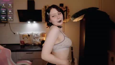 Snapshot of nickari_x chatting on 06/24/26, 05:39 nickari_x online show from 06/24/26, 05:39