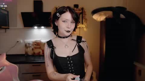 Snapshot of nickari_x chatting on 07/10/26, 05:45 nickari_x online show from 07/10/26, 05:45