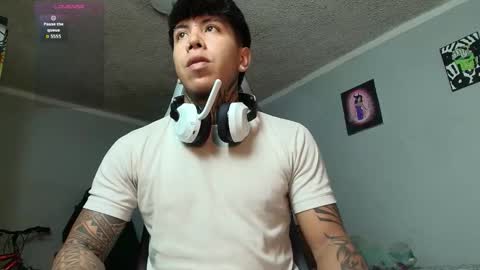 Nickhot0609 online show from 10/16/25, 01:50