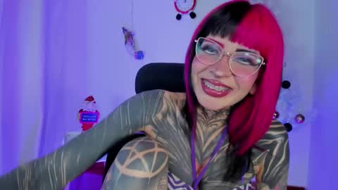 Snapshot of nicki_1 chatting on 11/27/25, 06:48 Help me reach 100 thumbs up online show from 11/27/25, 06:48