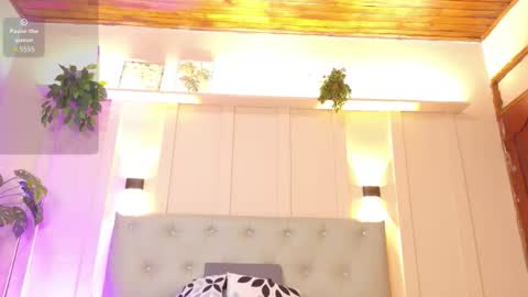 Your baby Nicol  online show from 11/05/25, 01:44