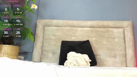 Your baby Nicol  online show from 02/18/26, 02:13