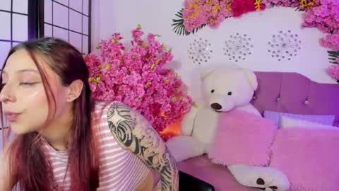 Snapshot of nickie_reed_ chatting on 06/13/26, 09:46 nickie_reed_ online show from 06/13/26, 09:46