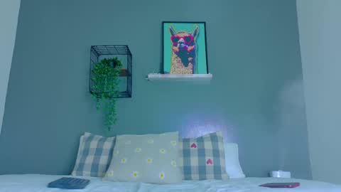 NICKI FOX  online show from 11/17/25, 07:41