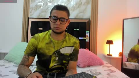 Snapshot of nickk_jonson chatting on 05/04/26, 01:40 nickk_jonson online show from 05/04/26, 01:40