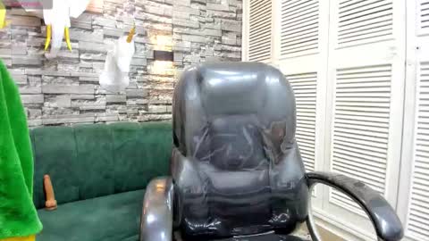 Snapshot of nickk_wolff chatting on 11/23/25, 03:39 Nickk Wolff online show from 11/23/25, 03:39