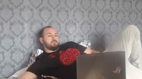 Julian online show from 03/05/25, 07:27