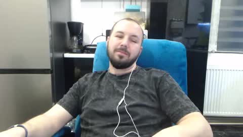 Julian online show from 02/05/26, 10:36