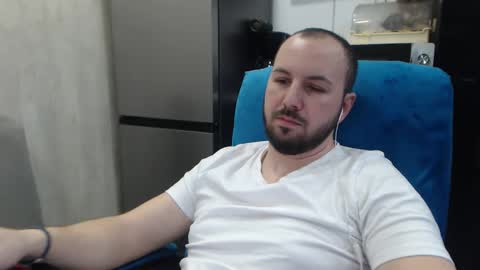 Julian online show from 02/08/26, 11:30