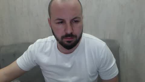 Snapshot of nickolas22 chatting on 03/15/26, 11:33 Julian online show from 03/15/26, 11:33