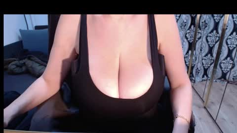 Snapshot of nicky_38hhugetits chatting on 01/10/26, 07:21 Nicky online show from 01/10/26, 07:21