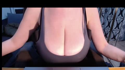 Snapshot of nicky_38hhugetits chatting on 02/07/26, 07:45 Nicky online show from 02/07/26, 07:45