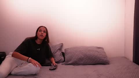 Snapshot of nicky_and_blake chatting on 03/04/25, 11:11 nicky and blake online show from 03/04/25, 11:11