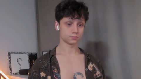 Snapshot of nicky_neal chatting on 12/09/24, 01:07 Nicky Neal online show from 12/09/24, 01:07