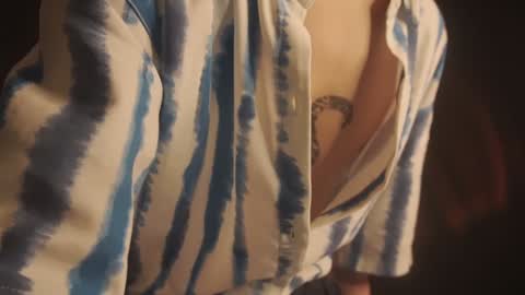 Snapshot of nicky_neal chatting on 02/04/25, 07:44 Nicky Neal online show from 02/04/25, 07:44