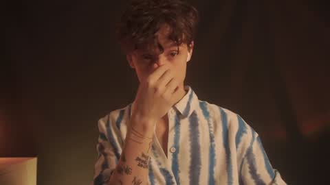 Snapshot of nicky_neal chatting on 02/06/25, 05:30 Nicky Neal online show from 02/06/25, 05:30