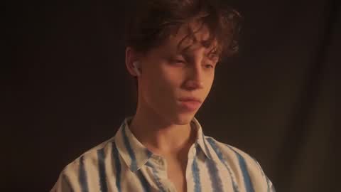 Snapshot of nicky_neal chatting on 02/14/25, 01:34 Nicky Neal online show from 02/14/25, 01:34