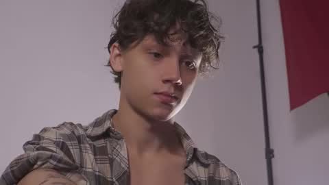 Snapshot of nicky_neal chatting on 09/20/25, 11:00 Nicky Neal online show from 09/20/25, 11:00