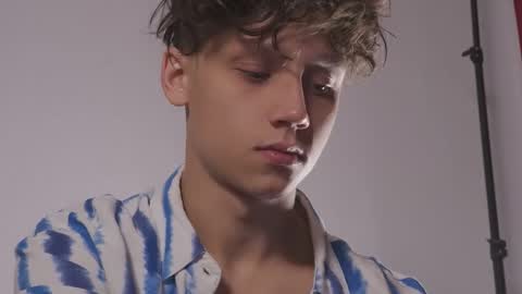 Snapshot of nicky_neal chatting on 09/27/25, 01:49 Nicky Neal online show from 09/27/25, 01:49