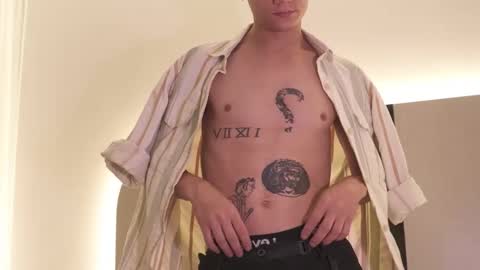 Snapshot of nicky_neal chatting on 11/05/25, 03:28 Nicky Neal online show from 11/05/25, 03:28