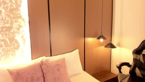 Snapshot of nicky_peyton chatting on 12/21/25, 02:30 Nicky online show from 12/21/25, 02:30