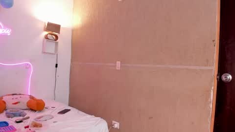 Snapshot of nicky_teem chatting on 01/21/25, 07:15 nicky_teem online show from 01/21/25, 07:15