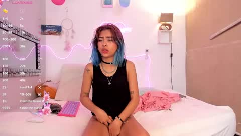 Snapshot of nicky_teem chatting on 01/31/25, 06:35 nicky_teem online show from 01/31/25, 06:35