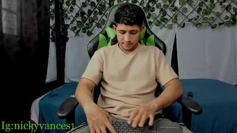 nicky online show from 09/20/25, 07:26