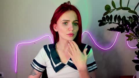 Snapshot of nicky_weekends chatting on 12/18/24, 11:56 Nicky Weekends online show from 12/18/24, 11:56