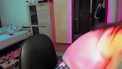 Snapshot of nicky_weekends chatting on 02/09/25, 11:36 Nicky Weekends online show from 02/09/25, 11:36