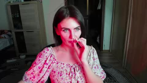 Snapshot of nicky_weekends chatting on 03/08/25, 01:06 Nicky Weekends online show from 03/08/25, 01:06