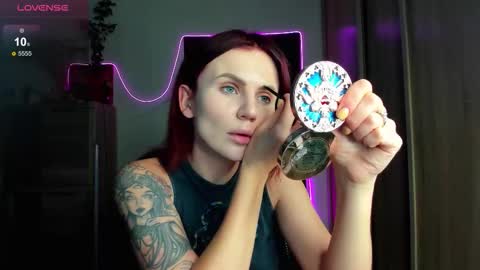 Snapshot of nicky_weekends chatting on 09/16/25, 02:12 Nicky Weekends online show from 09/16/25, 02:12