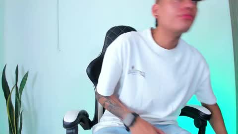 Snapshot of nickyblazze_ chatting on 09/14/25, 05:01 Nicky  online show from 09/14/25, 05:01