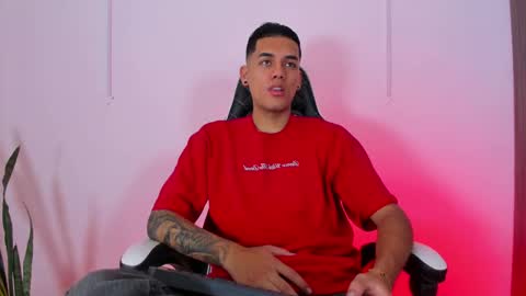 Snapshot of nickyblazze_ chatting on 09/17/25, 01:46 Nicky  online show from 09/17/25, 01:46