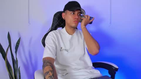 Snapshot of nickyblazze_ chatting on 09/23/25, 01:47 Nicky  online show from 09/23/25, 01:47