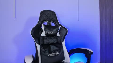 Snapshot of nickyblazze_ chatting on 09/25/25, 03:27 Nicky  online show from 09/25/25, 03:27