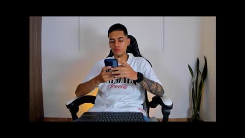 Snapshot of nickyblazze_ chatting on 10/01/25, 12:22 Nicky  online show from 10/01/25, 12:22