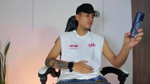 Snapshot of nickyblazze_ chatting on 10/12/25, 12:15 Nicky  online show from 10/12/25, 12:15