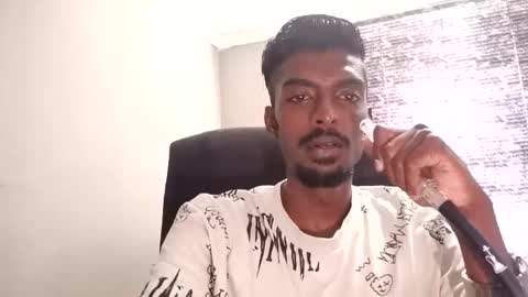 Snapshot of nickyle63 chatting on 01/19/25, 03:21 james online show from 01/19/25, 03:21