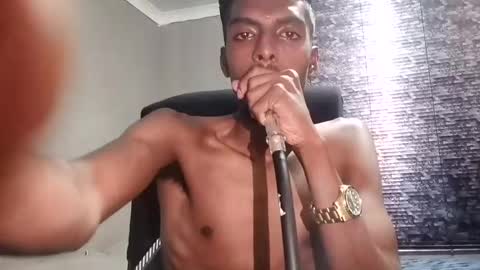 Snapshot of nickyle63 chatting on 02/24/25, 06:15 james online show from 02/24/25, 06:15